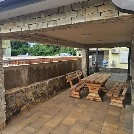 Tulipan Apartman Klimno